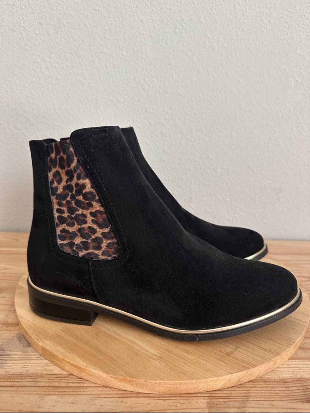 Italian Shoemakers Womens Niamh Block Heel Booties